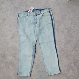 G by Giuliana Sky Blue Cropped Jeans